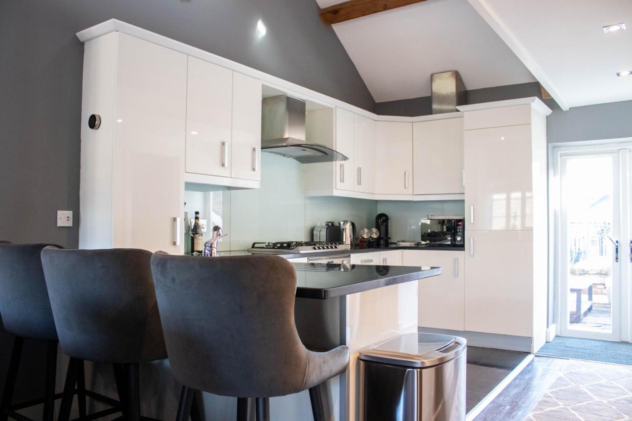 Tiger Roof Terrace Lymm Apartment Exterior photo