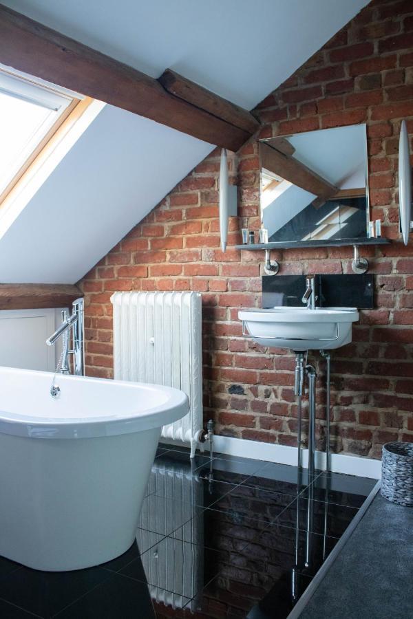 Tiger Roof Terrace Lymm Apartment Exterior photo